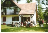 Izdajem trosobni apartman