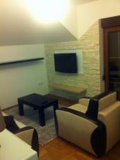 Izdajem LUX apartman u centru Zlatibora